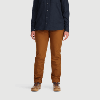 屋外の女性の裏地付きワーク パンツ サドル