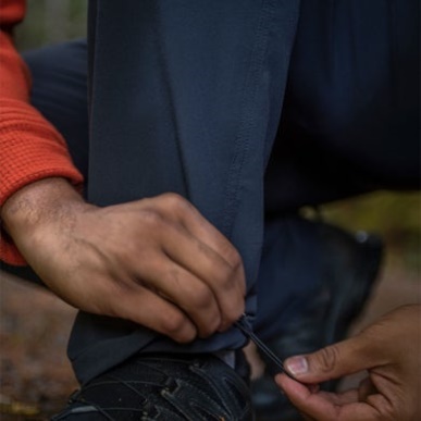 アウトドア メンズ フェロッシ パンツ ネイバル ブルー