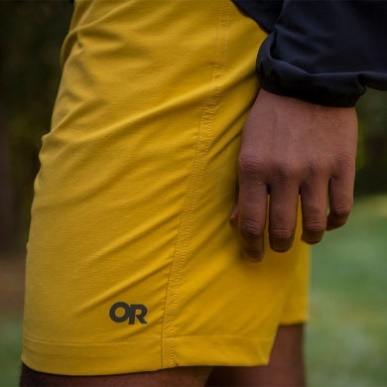 アウトドア メンズ フェロッシ ショーツ - 股下 7 インチ カラマツ