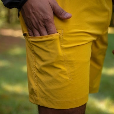 アウトドア メンズ フェロッシ ショーツ - 股下 7 インチ カラマツ